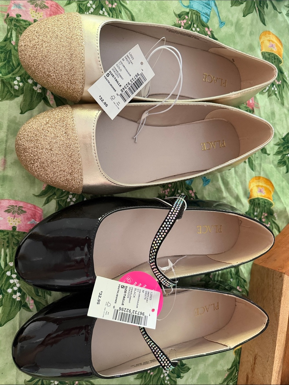 Place Girls' Cream and Black Flats - Glitter Cap Toe & Patent Mary Jane